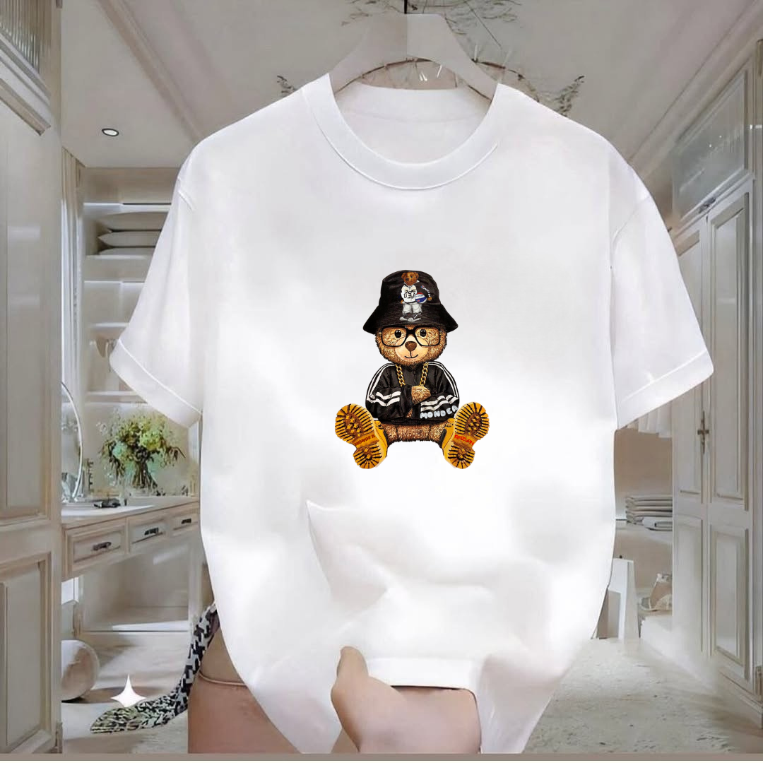 Oturan Ayı Baskılı Tshirt